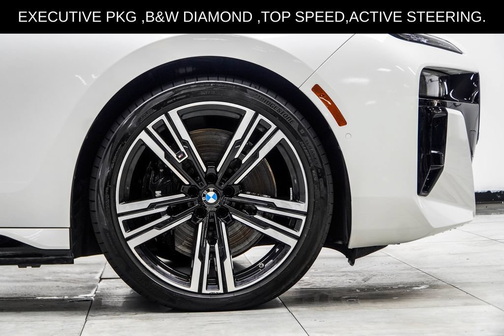 Used 2025 BMW 750e xDrive w/ Executive Package AWD/4WD image 10