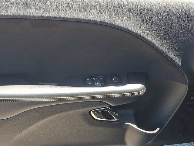 Used 2015 Dodge Challenger SRT Hellcat RWD image 19