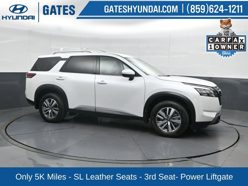 Used 2025 Nissan Pathfinder SL w/ Black Appearance Package AWD/4WD image 1