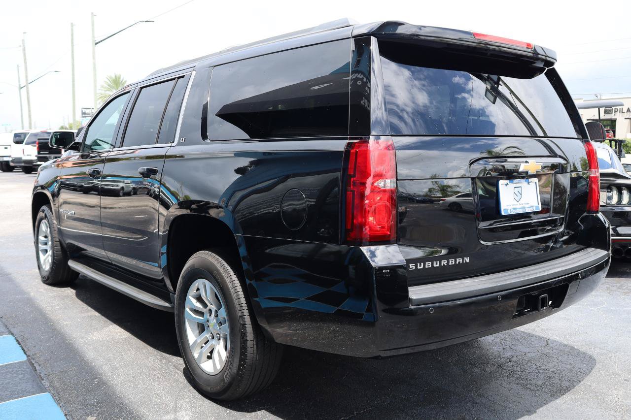 Used 2016 Chevrolet Suburban LT RWD image 3