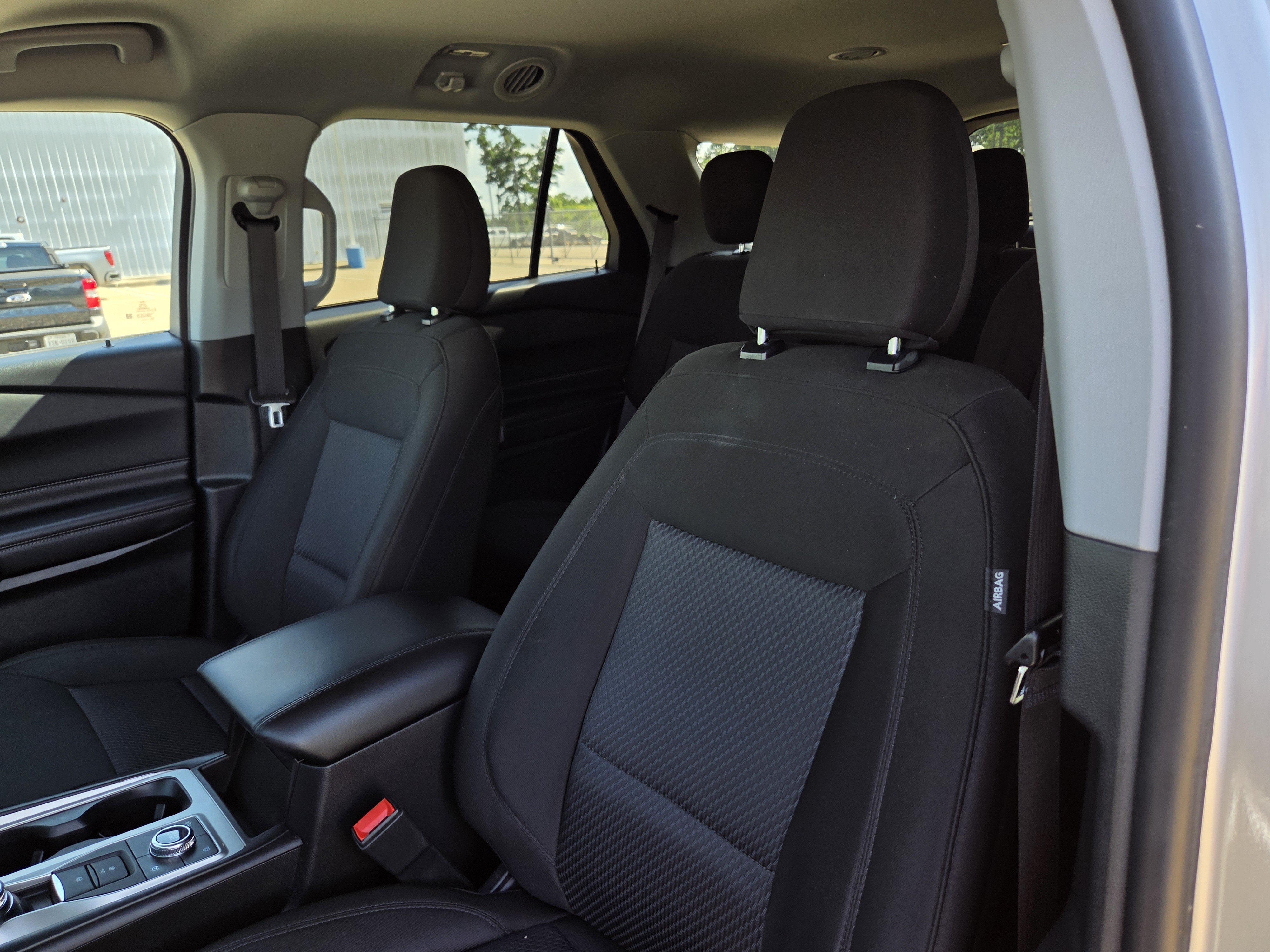 Used 2024 Ford Explorer XLT AWD/4WD image 13