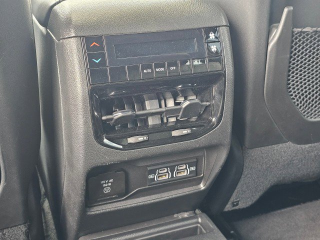 Used 2024 Jeep Grand Cherokee L Altitude AWD/4WD image 24