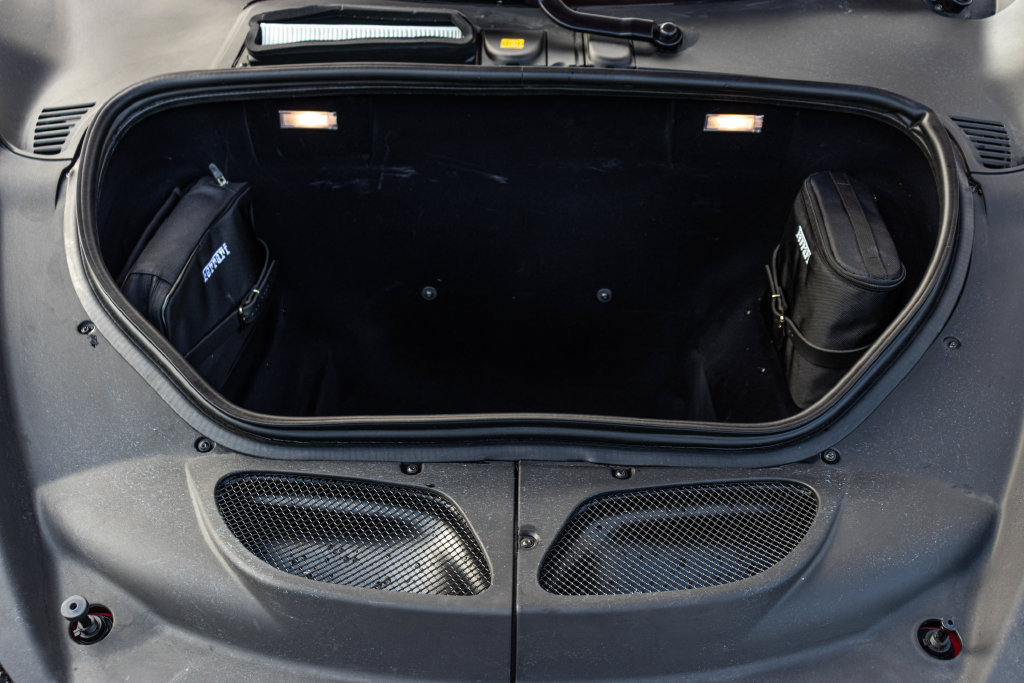 Used 2015 Ferrari 458 Speciale Coupe RWD image 13