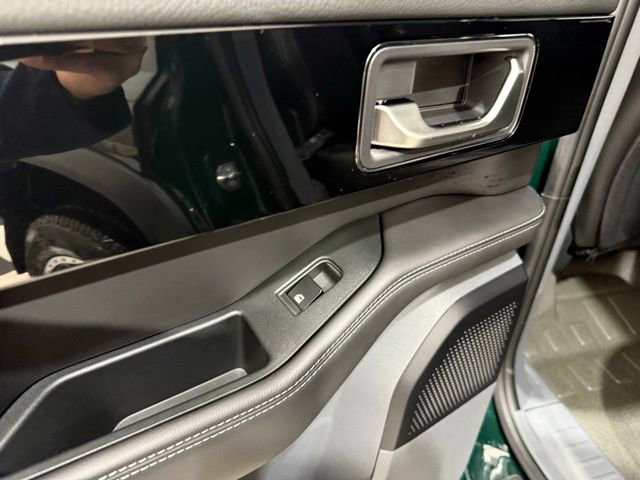 Used 2024 INEOS Grenadier Fieldmaster Edition image 19