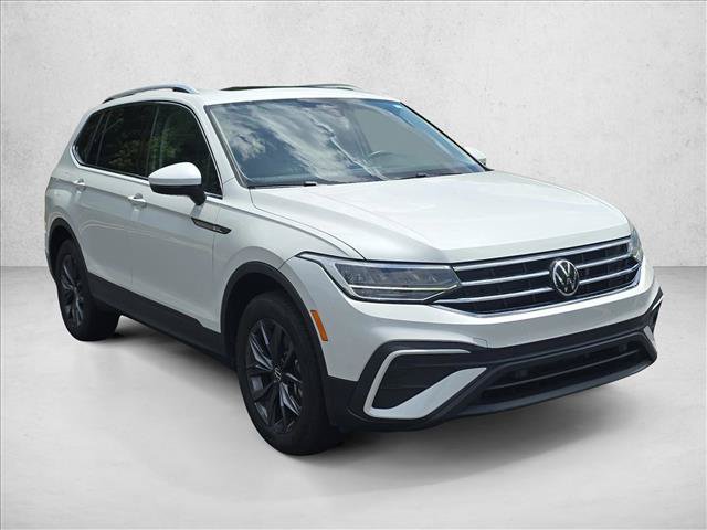 Certified 2023 Volkswagen Tiguan SE w/ Panoramic Sunroof Package FWD video 3