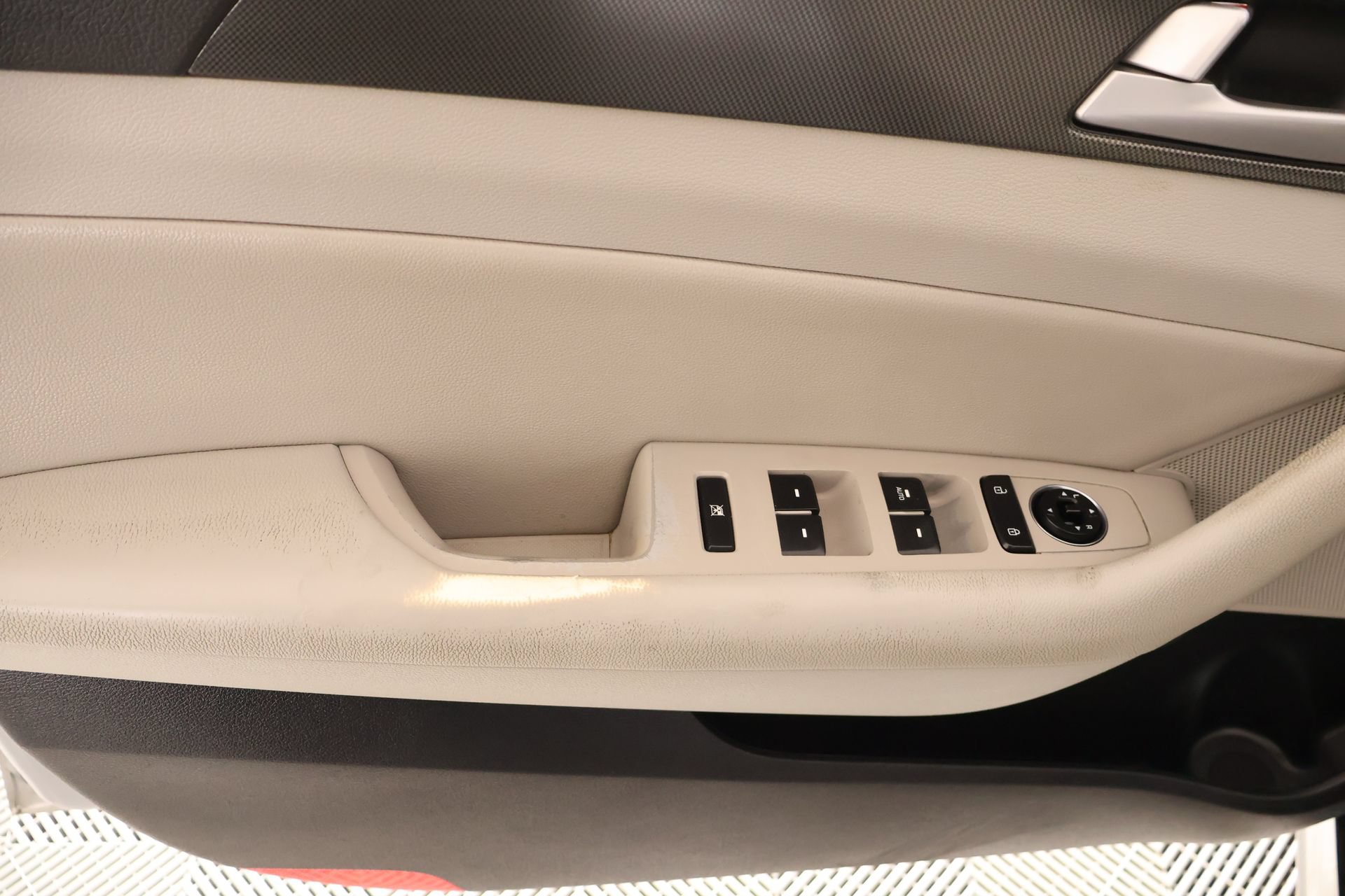 Used 2017 Hyundai Sonata Sport w/ Value Edition Package 02 FWD image 16