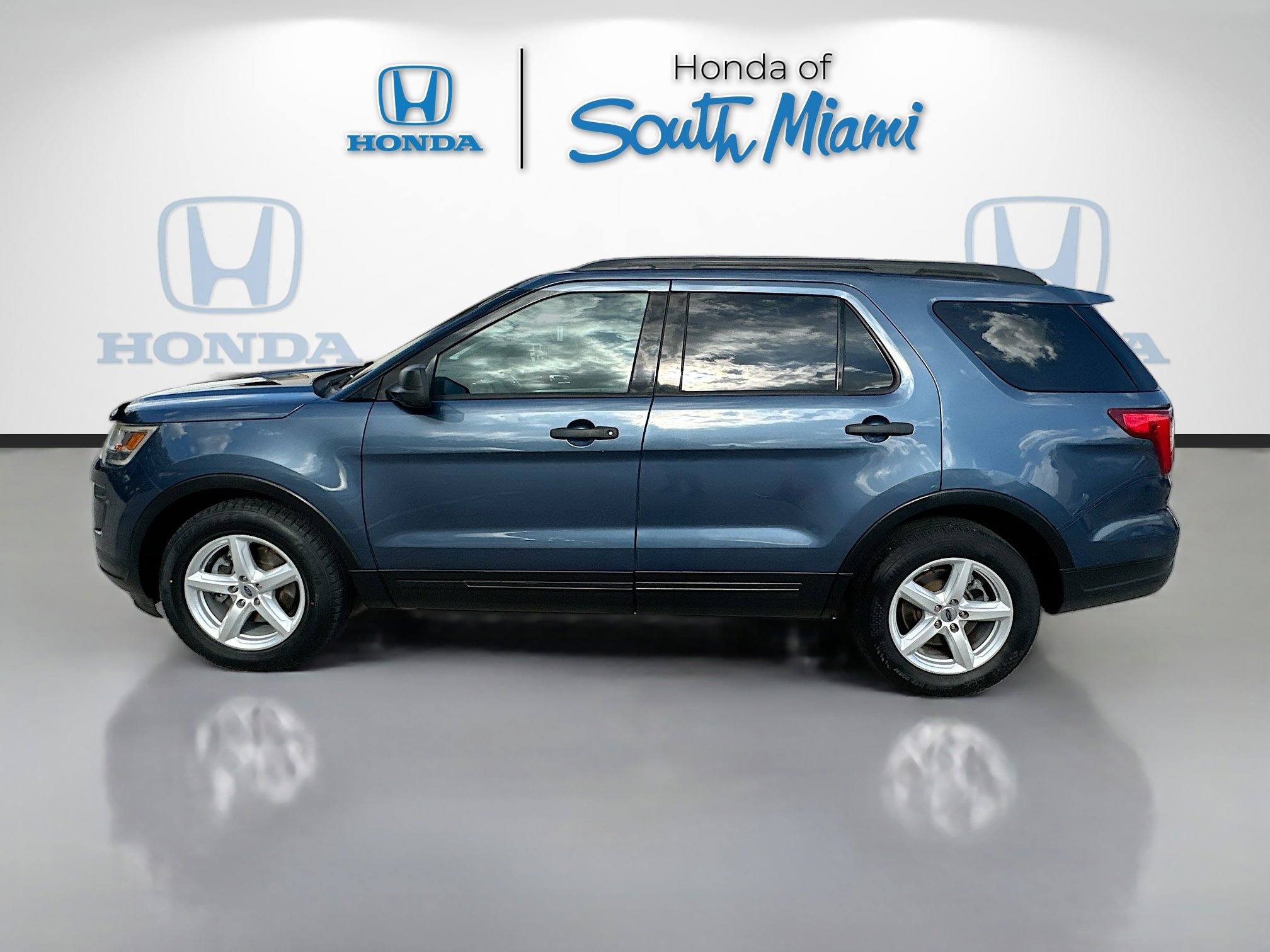 Used 2019 Ford Explorer FWD image 4