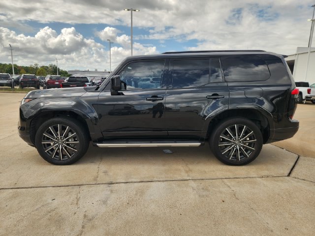 Used 2024 Lexus GX 550 w/ Accessory Package (Z1) AWD/4WD image 4