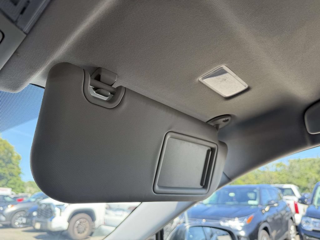 Used 2022 Toyota RAV4 LE AWD/4WD image 31