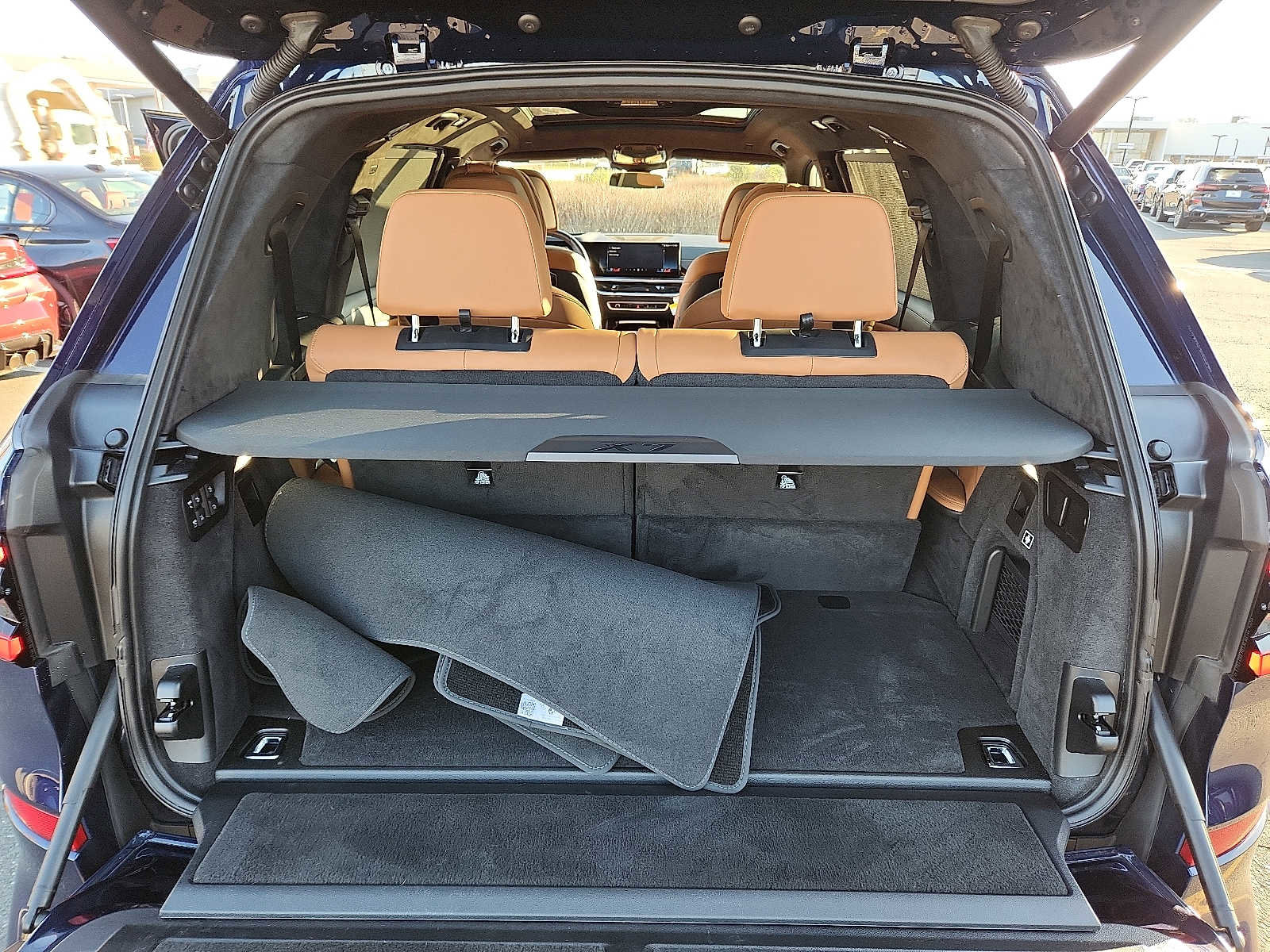 Certified 2024 BMW X7 xDrive40i w/ M Sport Package image 27