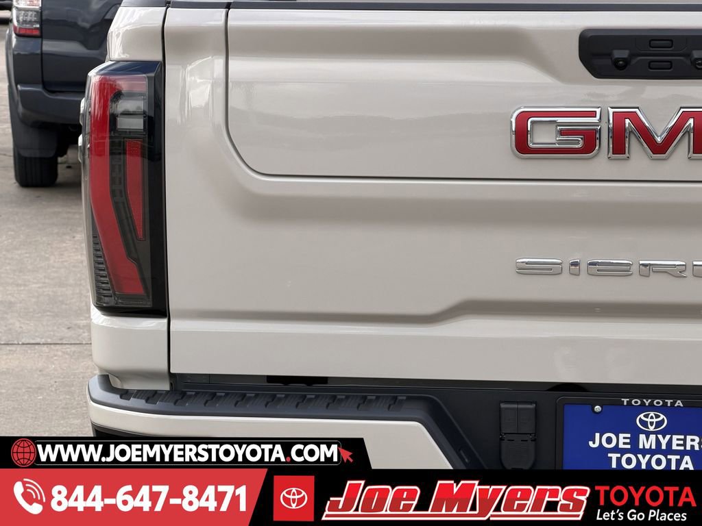 Used 2026 GMC Sierra 2500 AT4 w/ Technology Package image 10