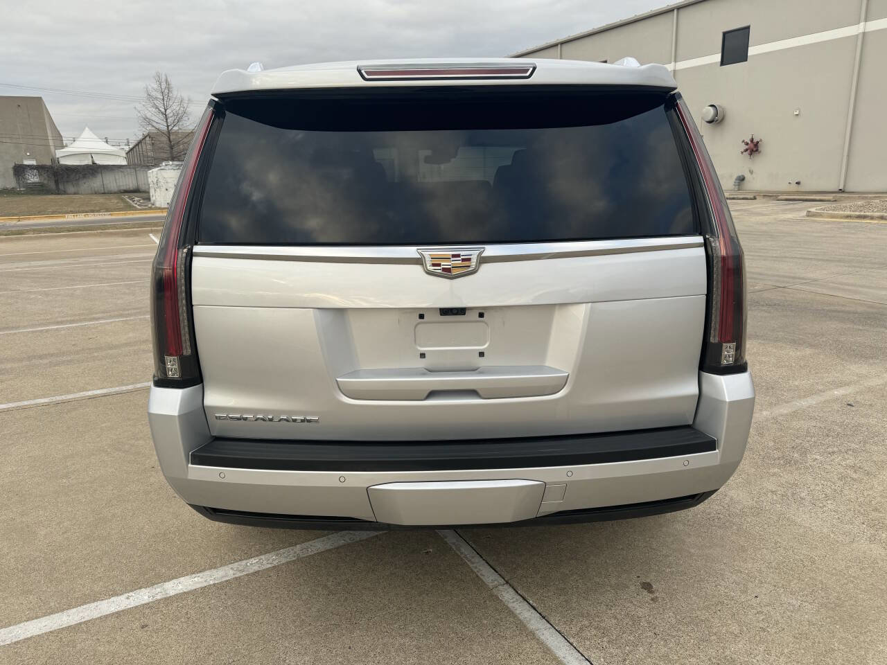 Used 2018 Cadillac Escalade Luxury image 6