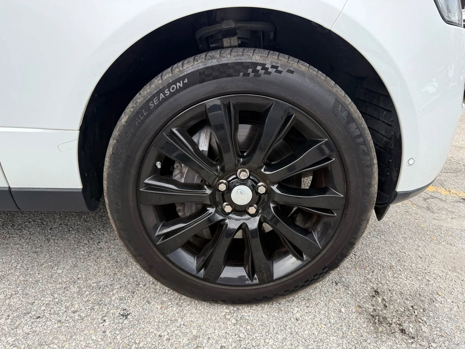 Used 2017 Land Rover Range Rover Long Wheelbase Supercharged image 25