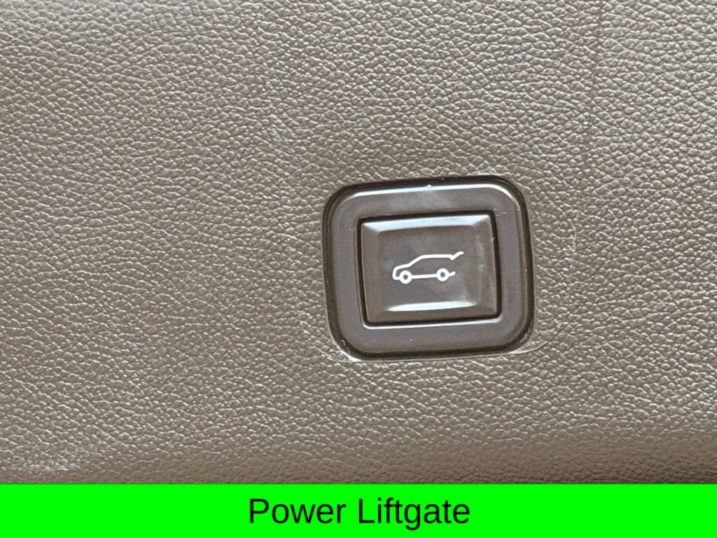Used 2023 Chevrolet Traverse RS w/ LPO, Floor Liner Package image 9