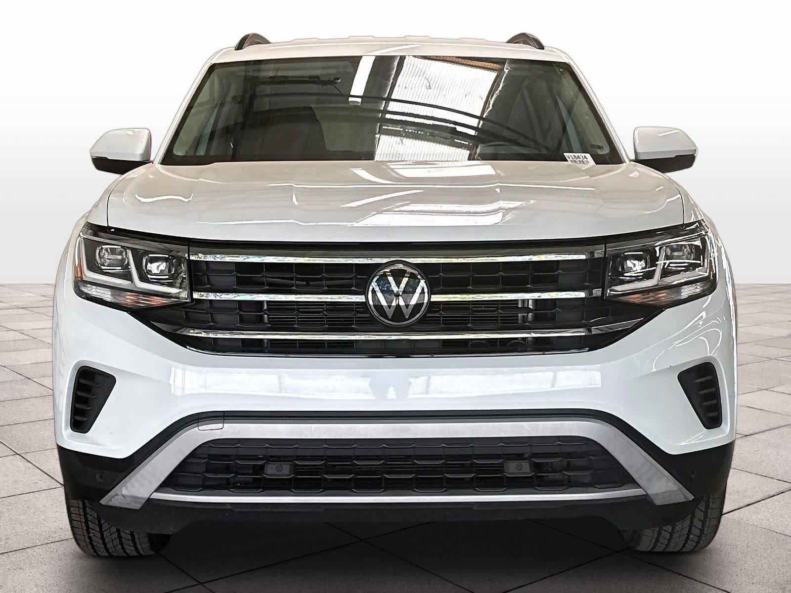 Used 2023 Volkswagen Atlas SE w/ Black Wheel Package FWD image 2
