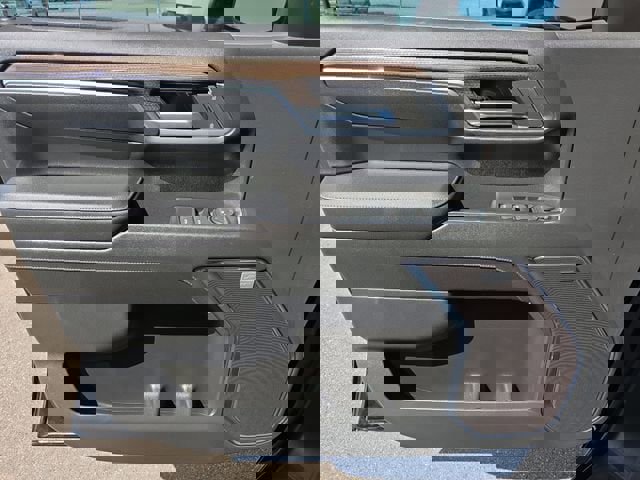 Used 2024 Chevrolet Silverado 1500 RST image 17