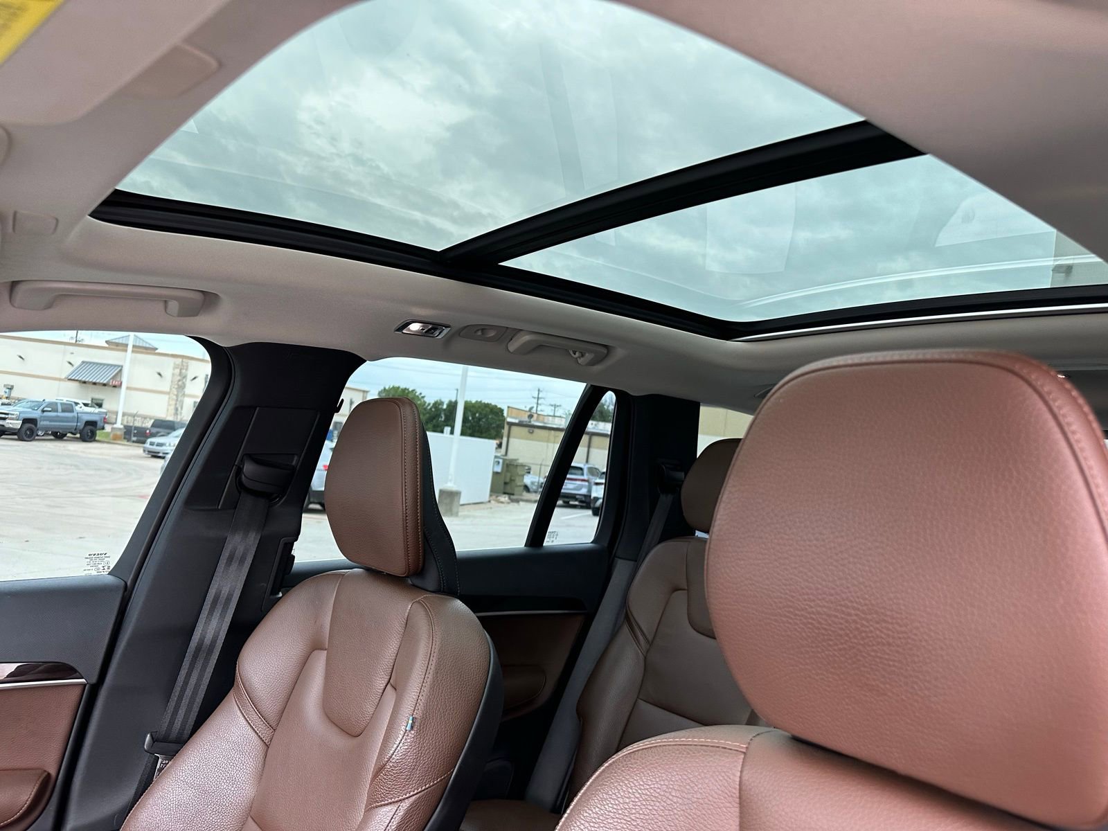 Used 2019 Volvo XC90 T6 Momentum w/ Advanced Package image 10