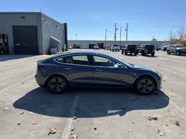 Used 2020 Tesla Model 3 Standard Range RWD image 9