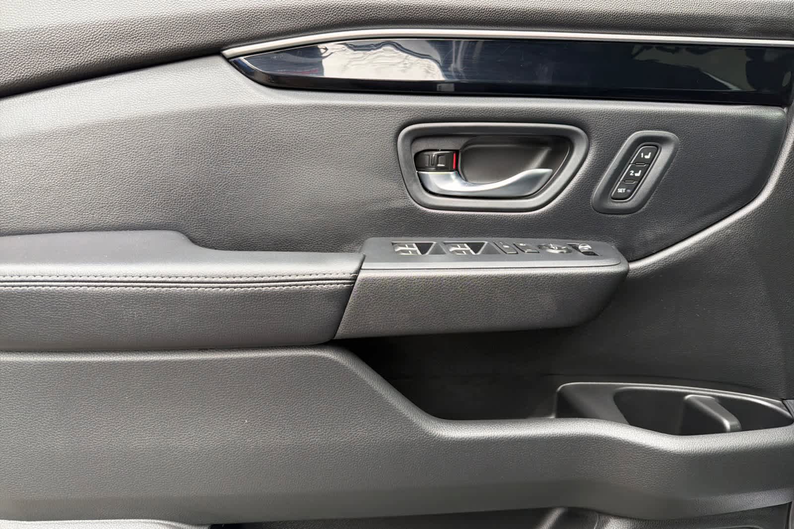 Used 2025 Honda Pilot EX-L image 14