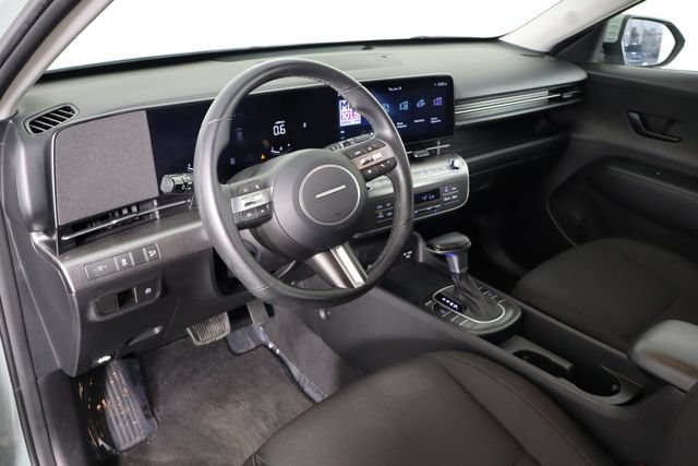 Used 2024 Hyundai Kona SEL AWD/4WD image 25