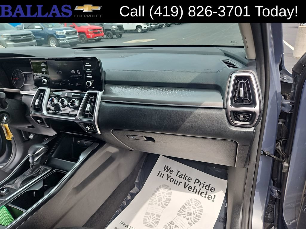 Used 2023 Kia Sorento LX AWD/4WD image 26