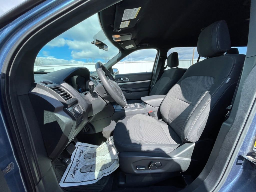 Used 2018 Ford Explorer XLT w/ Class II Trailer Tow Package image 16