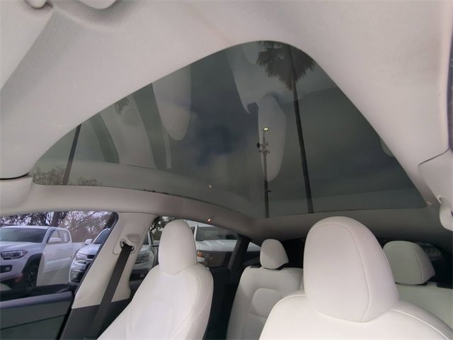 Used 2024 Tesla Model Y Performance image 23