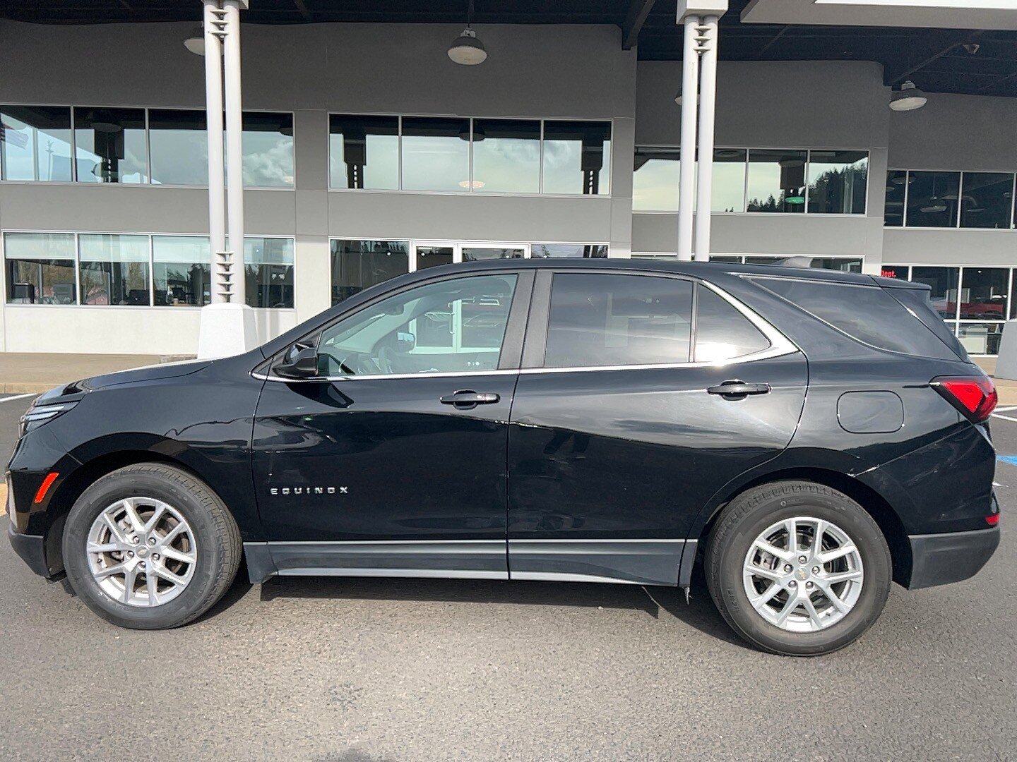 Used 2023 Chevrolet Equinox LT FWD image 7
