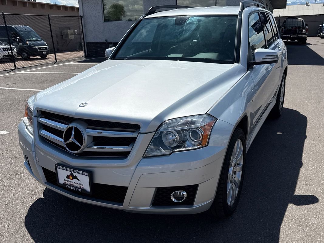 Used 2011 Mercedes-Benz GLK 350 4MATIC image 3