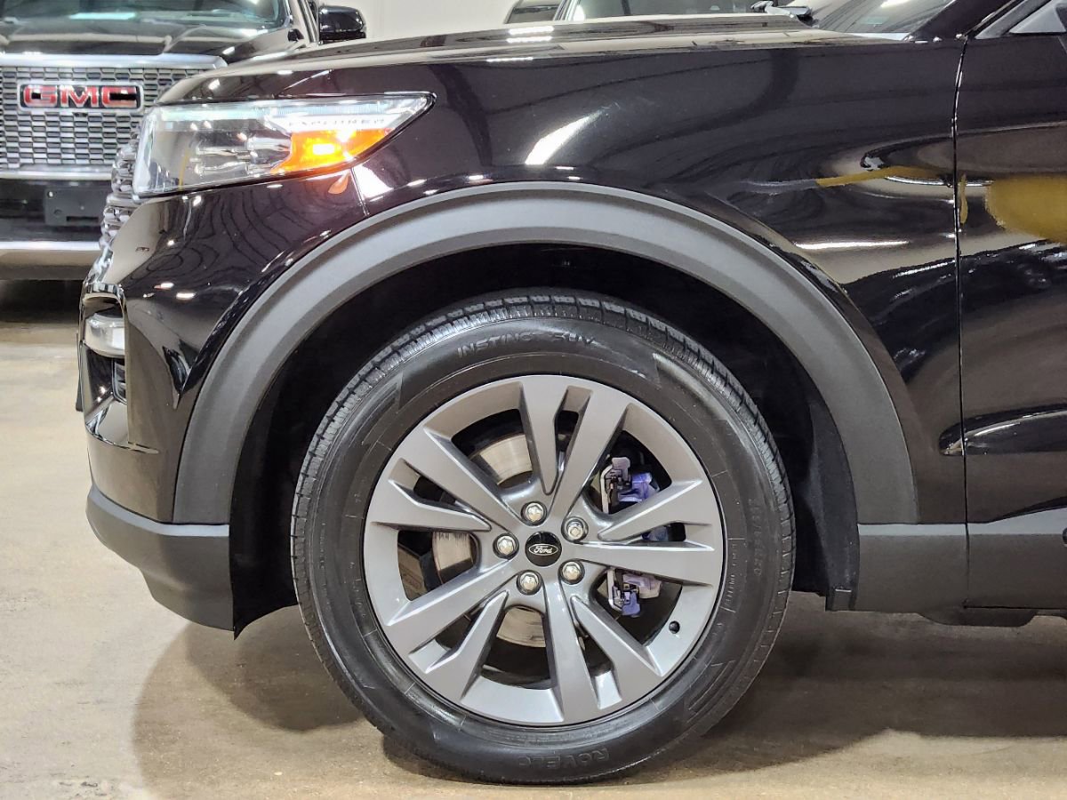 Used 2021 Ford Explorer XLT w/ Equipment Group 202A RWD image 5