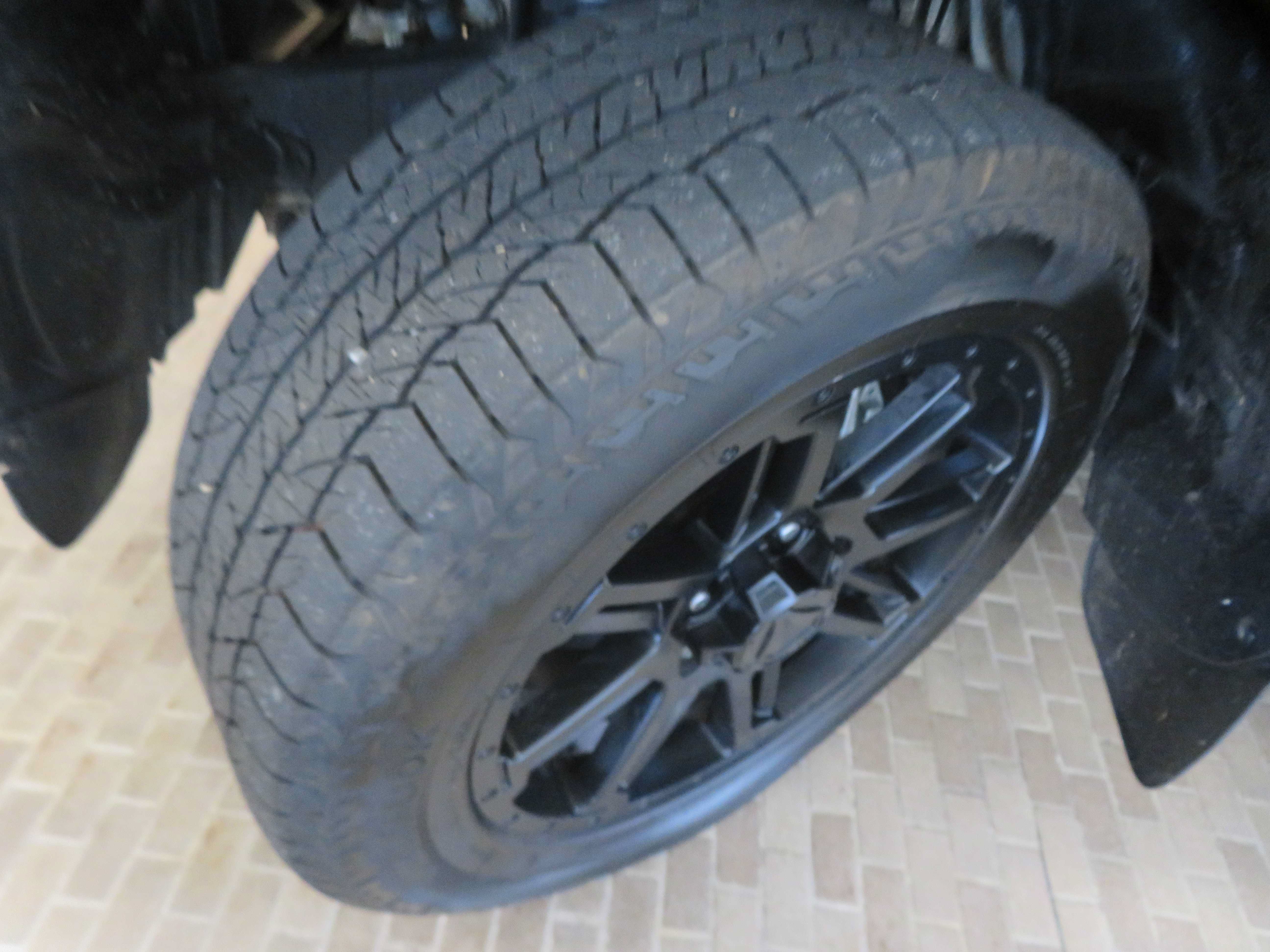 Used 2018 Toyota Tundra SR5 w/ SR5 Upgrade Package AWD/4WD image 11