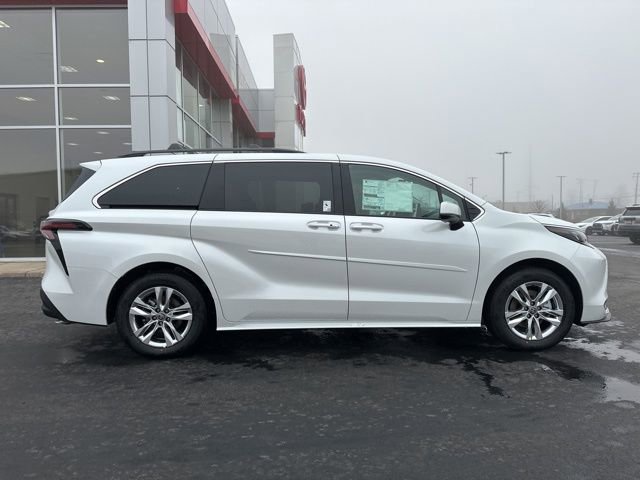 New 2026 Toyota Sienna XLE image 8
