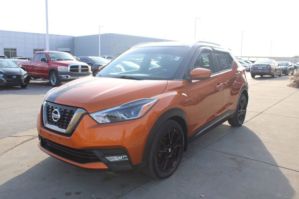 Used 2019 Nissan Kicks SR w/ SR Premium Package image 3