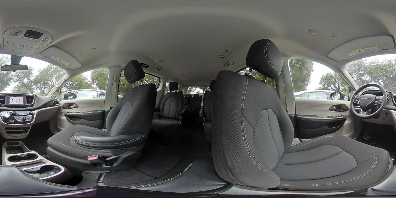 Used 2022 Chrysler Voyager LX FWD image 45