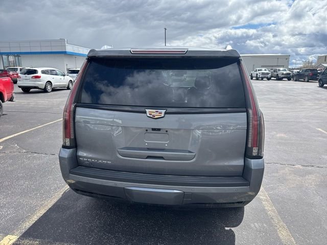 Used 2020 Cadillac Escalade Premium Luxury w/ Escalade Sport Edition AWD/4WD image 4