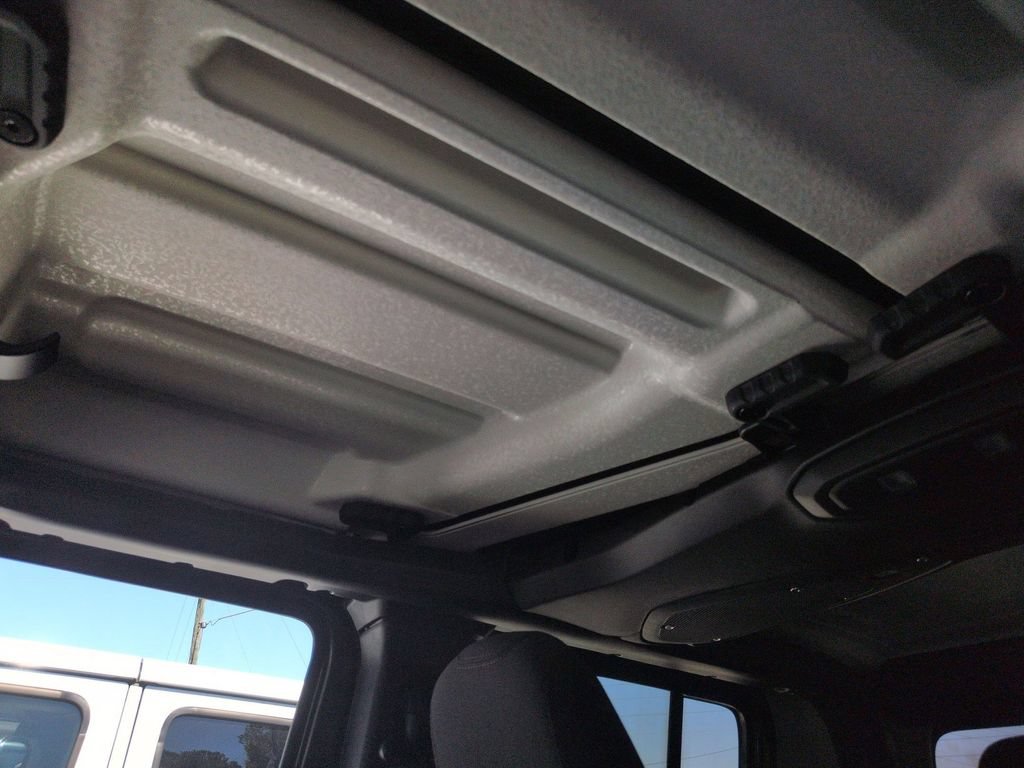 New 2026 Jeep Gladiator Mojave AWD/4WD image 26