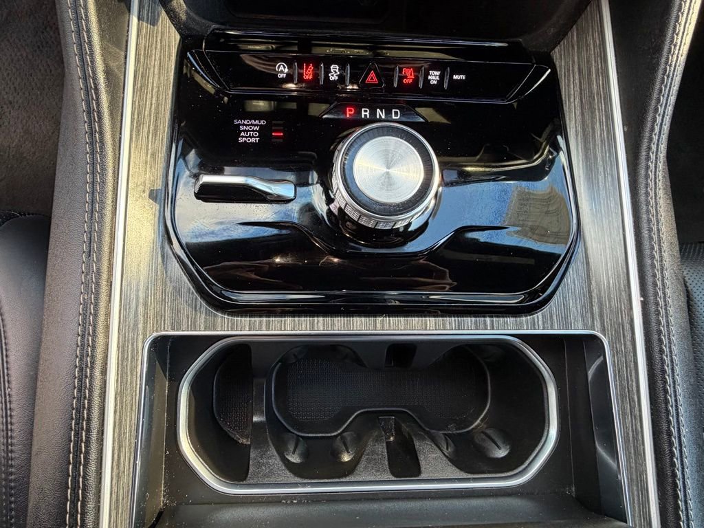 Certified 2024 Jeep Wagoneer Series II image 26