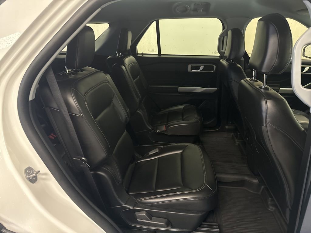Used 2023 Ford Explorer XLT w/ Equipment Group 202A image 13