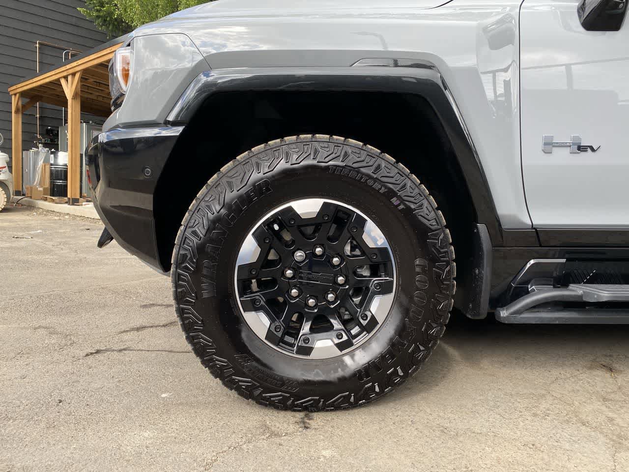 Used 2025 GMC Hummer EV 3X w/ Extreme Off-Road Package AWD/4WD image 11