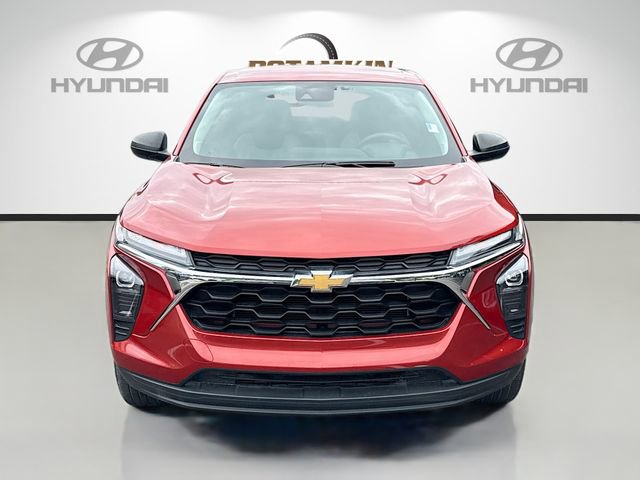 Used 2024 Chevrolet Trax LS FWD image 2