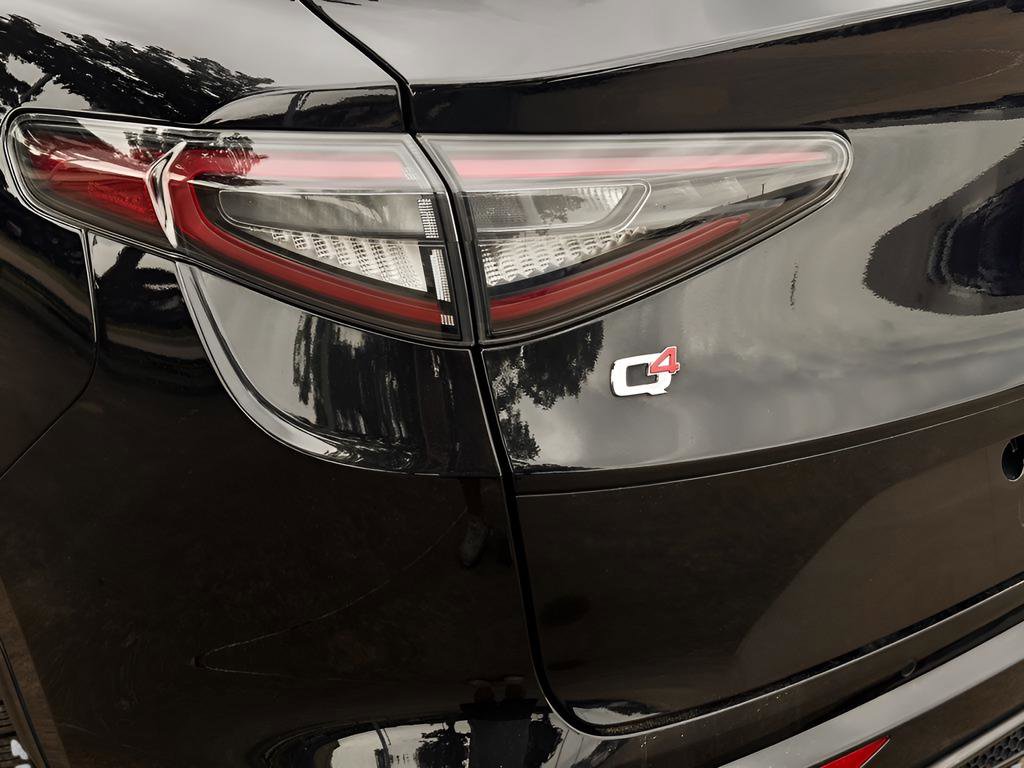 Used 2025 Alfa Romeo Stelvio Sprint image 30