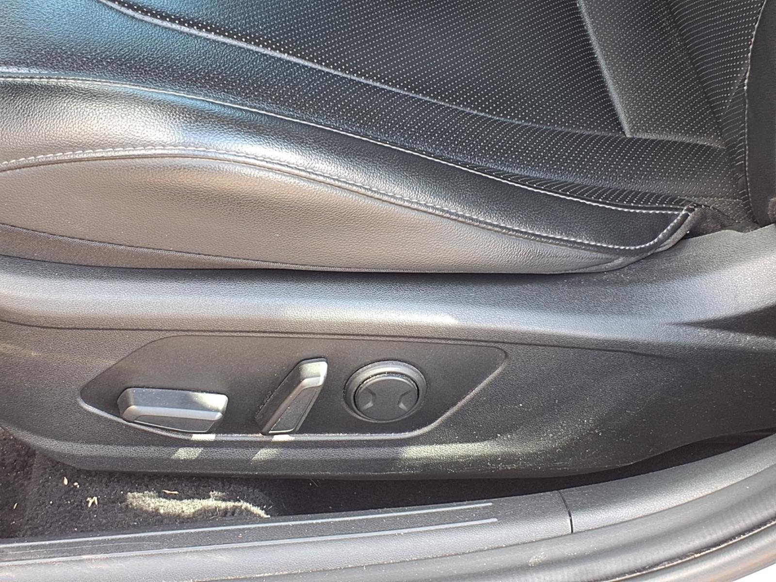 Used 2025 Hyundai Elantra Limited FWD image 4