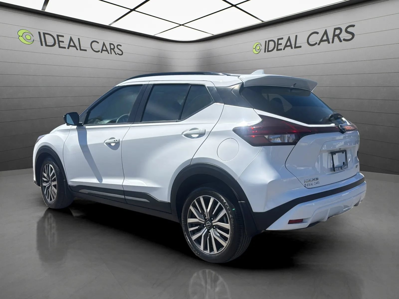 Used 2024 Nissan Kicks SR FWD image 8