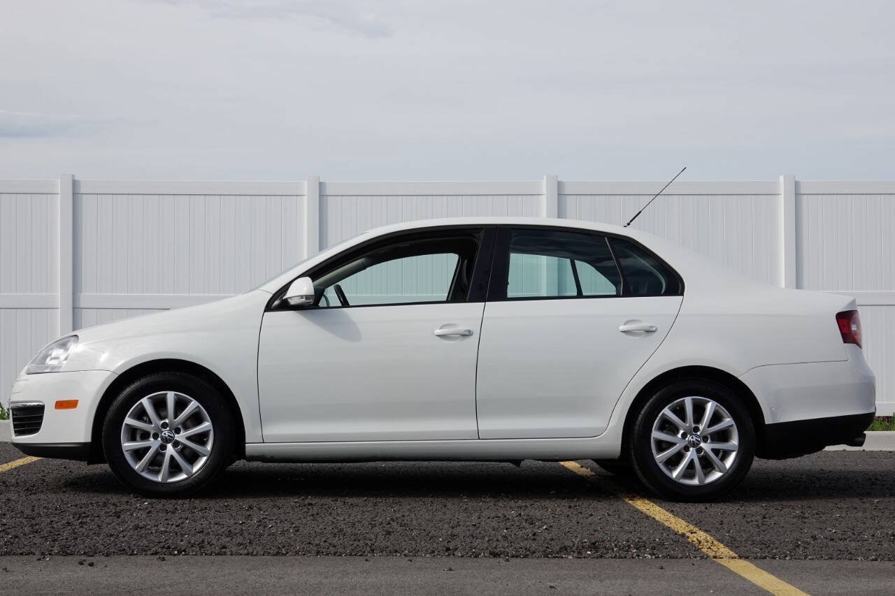 Used 2010 Volkswagen Jetta Limited Edition FWD image 15