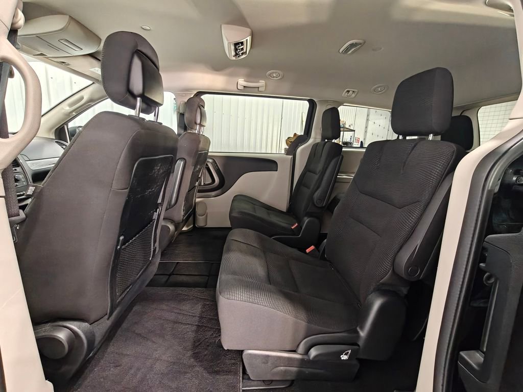 Used 2020 Dodge Grand Caravan SE image 23