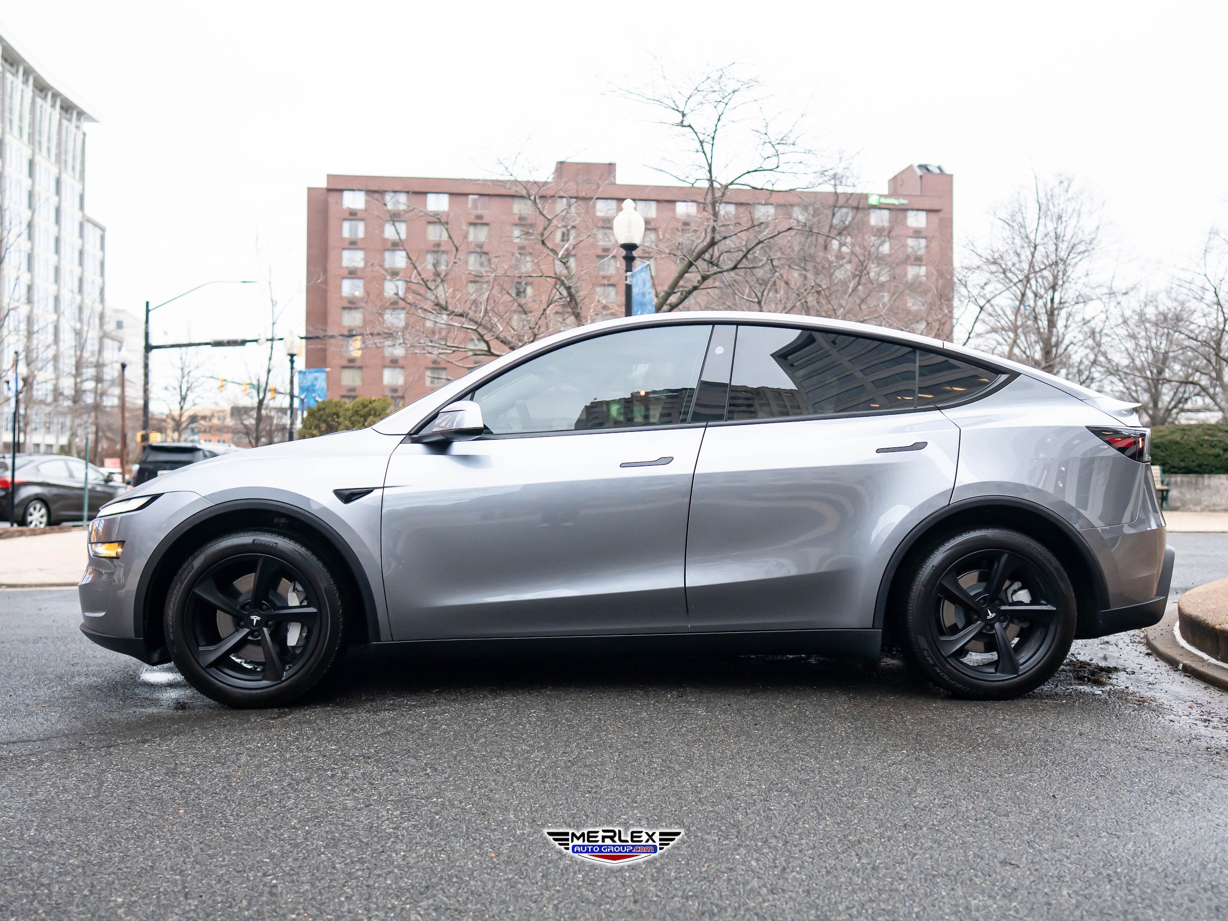 Used 2026 Tesla Model Y Long Range RWD image 4