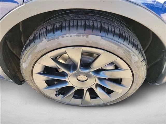 Used 2021 Tesla Model Y Long Range image 12