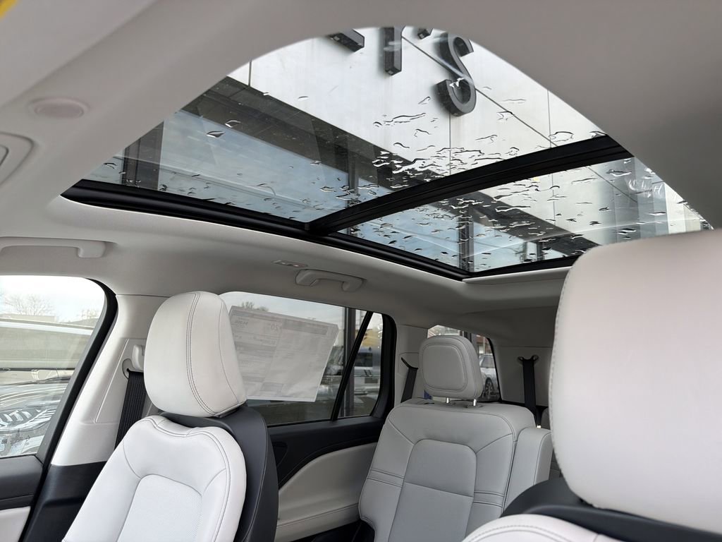 New 2026 Lincoln Aviator Premiere image 11