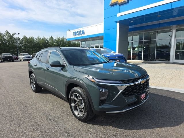 New 2026 Chevrolet Trax LT w/ Driver Confidence Package FWD image 1
