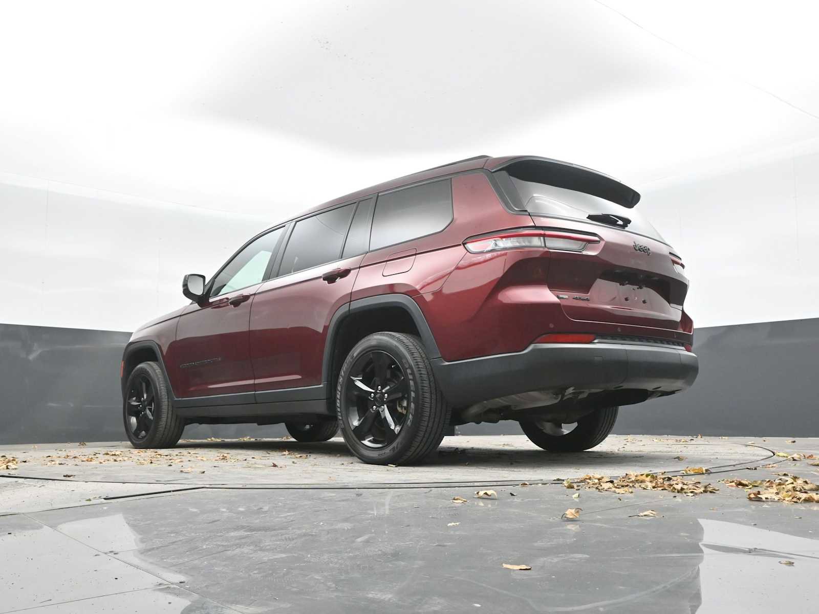Used 2021 Jeep Grand Cherokee L Laredo image 33